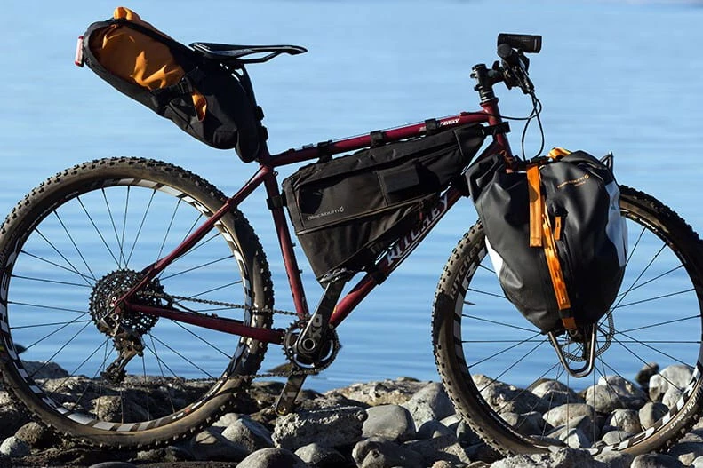 PARTS / ACCESSORIES Blackburn Outpost Frame Bike Bag Black 4 PARTS / ACCESSORIES Blackburn Outpost Frame Bike Bag Black