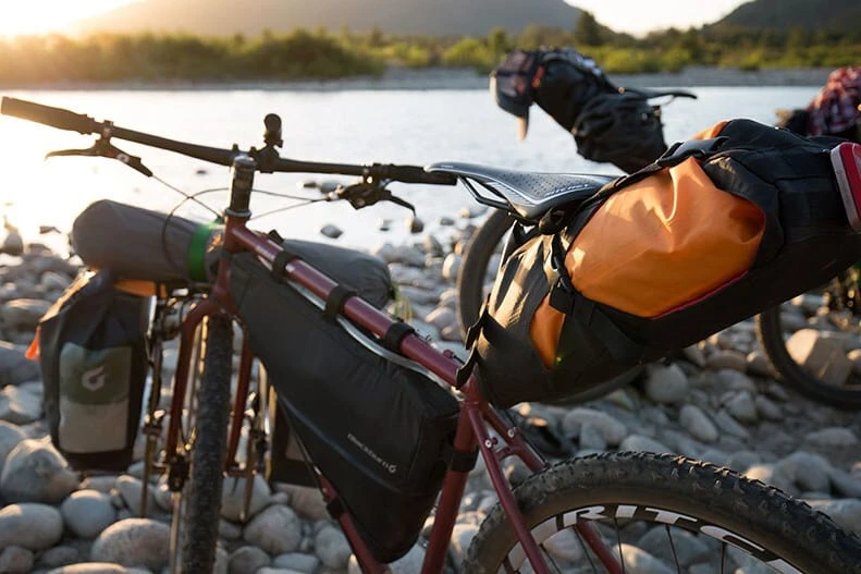 PARTS / ACCESSORIES Blackburn Outpost Frame Bike Bag Black 6 PARTS / ACCESSORIES Blackburn Outpost Frame Bike Bag Black